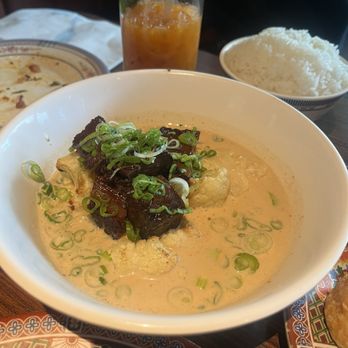 Eem - White Curry with Brisket Burnt-Ends - Cocktail Bars Near Me - Portland, Oregon Eem - White Curry with Brisket Burnt-Ends - Cocktail Bars Near Me - Portland, Oregon