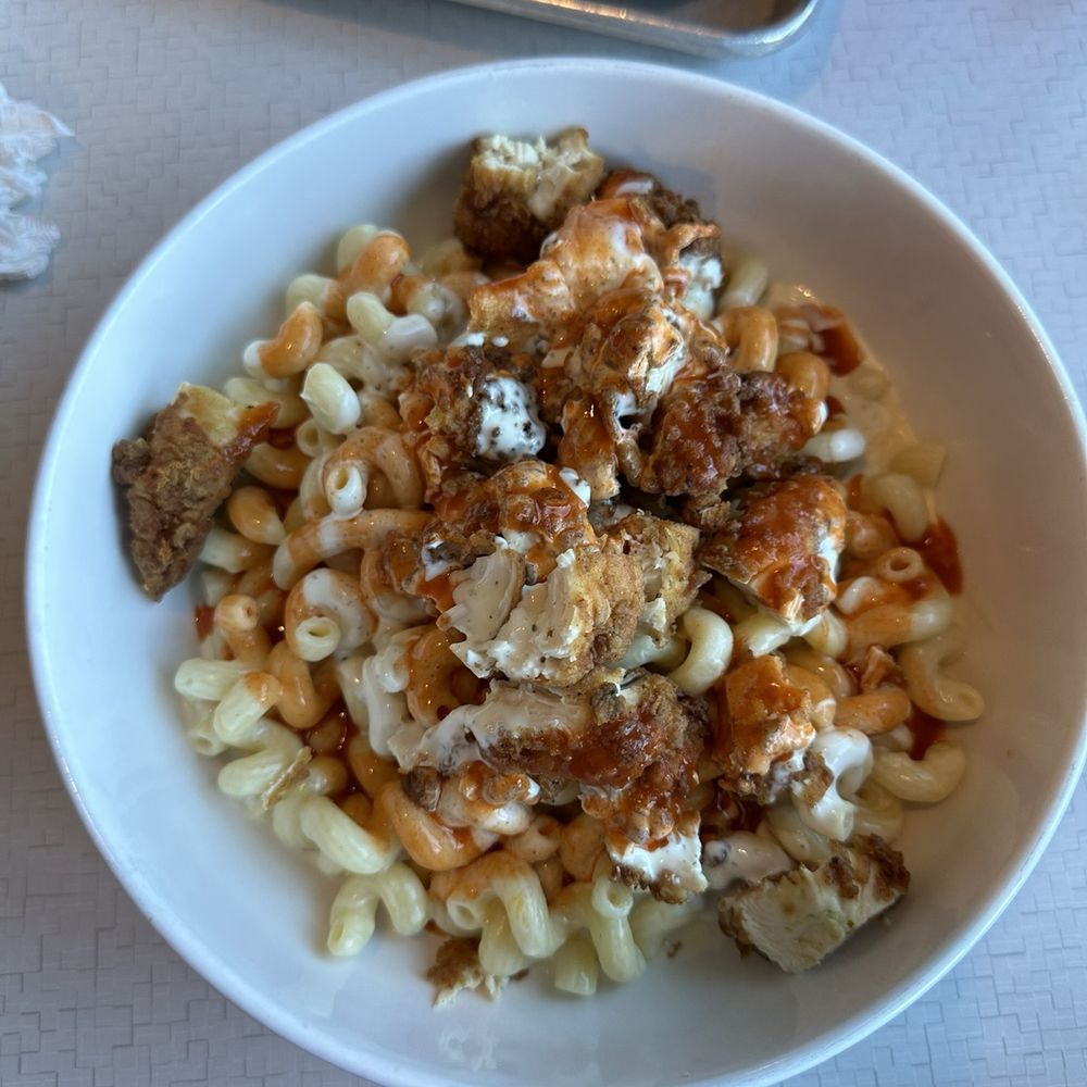 Mad Eats - Buffalo Chicken Mac and Cheese - Desserts Near Me - Owasso, Oklahoma