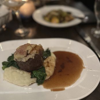 Montarra - 6oz Center Cut and Black Angus Filet Mignon Steak with Horseradish crust - New American Near Me - Algonquin, Illinois