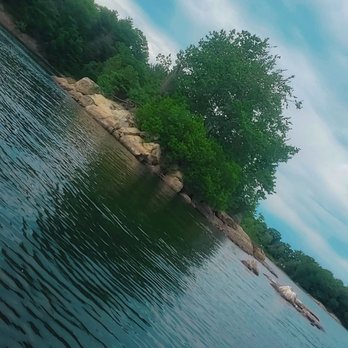 Paddle Boston - Spot Pond - Rafting/Kayaking Near Me - Stoneham, Massachusetts