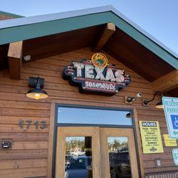 Texas Roadhouse - Front door