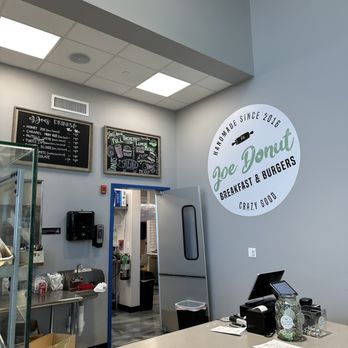 Joe Donut-Itasca - the front desk and counter - Donuts Near Me - Itasca, Illinois