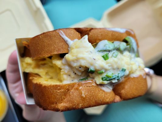 Egg Tuck by null