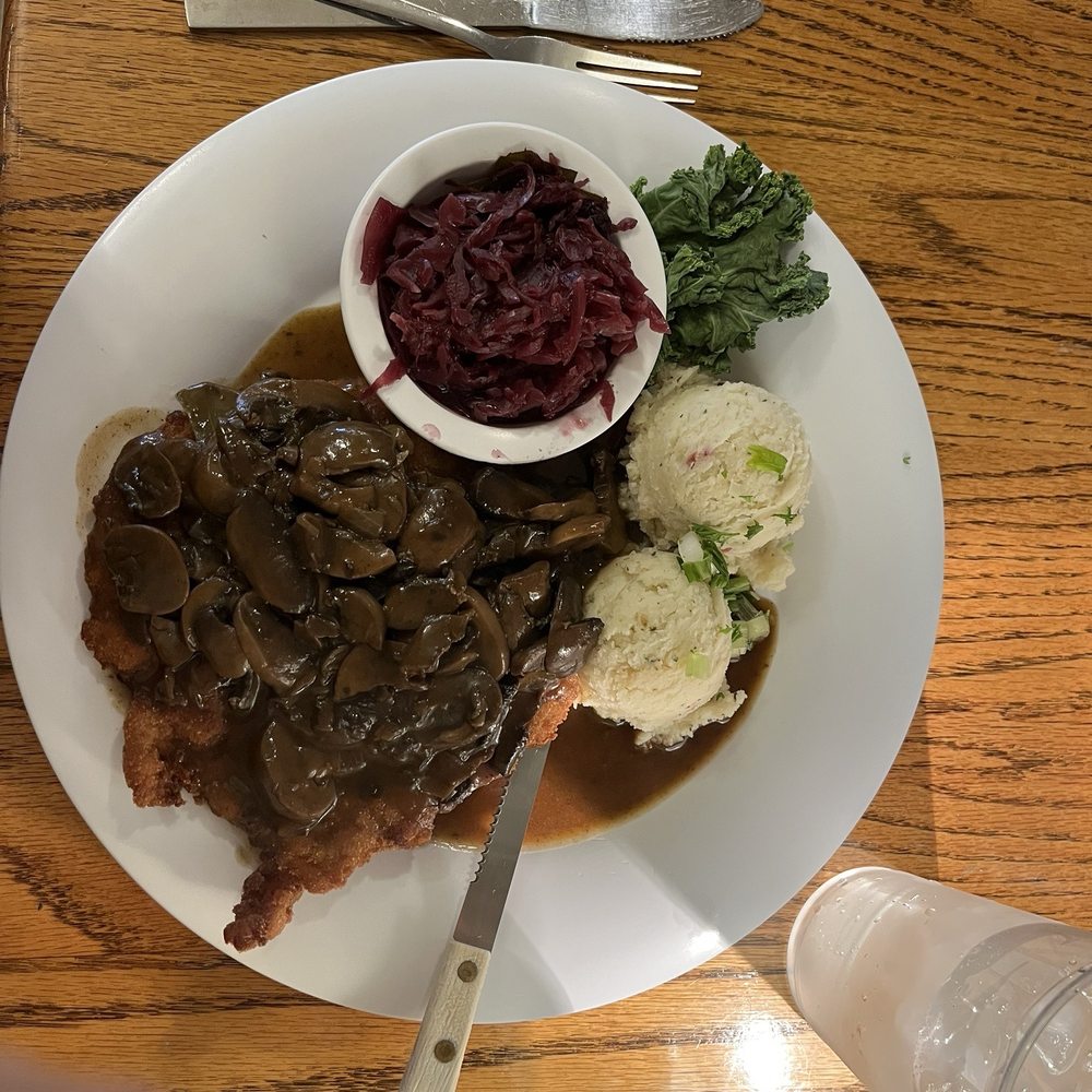 Der Lindenbaum - Jager schnitzel with red cabbage. - German Near Me - Fredericksburg, Texas