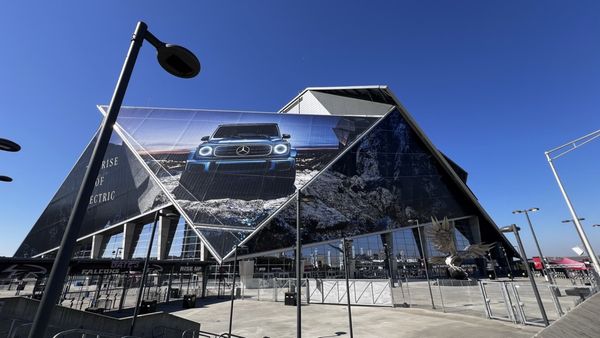 Mercedes-Benz Stadium by null
