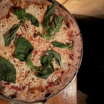 Lucali - Cheese pizza - Pizza Near Me - Brooklyn, New York