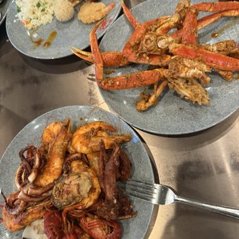 Supreme Crab - Cajun crab legs, shrimp, crawfish, and garlic clams - Seafood Near Me - Redwood City, California Supreme Crab - Cajun crab legs, shrimp, crawfish, and garlic clams - Seafood Near Me - Redwood City, California