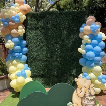 Alegria Macarena Events - They made this awesome photo backdrop on the spot - Party & Event Planning Near Me