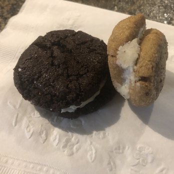Banjo Coffee - Cookies and cream and pumpkin cookies - Coffee & Tea Near Me - Avondale Estates, Georgia