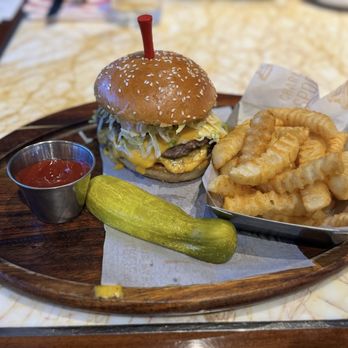 CHARLIE’S SPORTS BAR - Updated September 2025 - 516 Photos & 240 ...