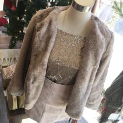 Rochelle's of Newport - Sparkle this holiday Season!