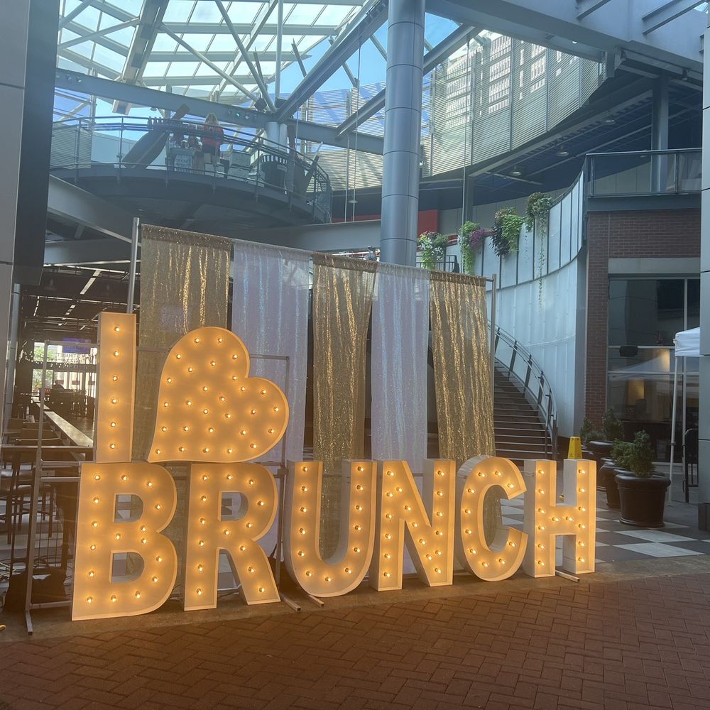 Fourth Street Live! - Background for photos at 4th street live brunch Sunday! - Social Clubs Near Me - Louisville, Kentucky Fourth Street Live! - Background for photos at 4th street live brunch Sunday! - Social Clubs Near Me - Louisville, Kentucky