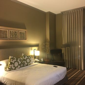 Hilton Dallas/Park Cities - Room on executive floor - Hotels Near Me - Dallas, Texas Hilton Dallas/Park Cities - Room on executive floor - Hotels Near Me - Dallas, Texas