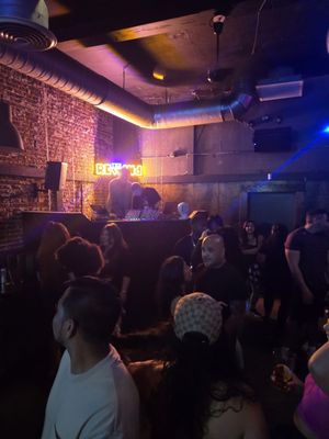 Bluefoot Bar and Lounge by null