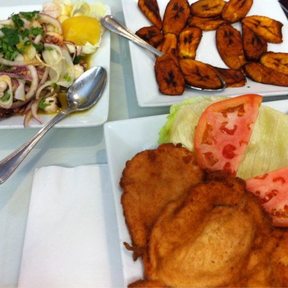 Mamita Peruvian Restaurant - Ceviche + fried banana & milanesa de pollo - Peruvian Near Me - Glendale, California