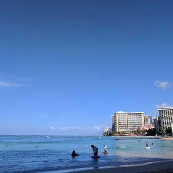 Waikiki Beach - View from South/east side - Beaches Near Me Waikiki Beach - View from South/east side - Beaches Near Me