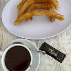 Valor Chocolates - Churros con chocolate .... very good!