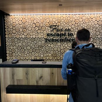 Escape Lounge - Checkin - Airport Lounges Near Me - Portland, Oregon