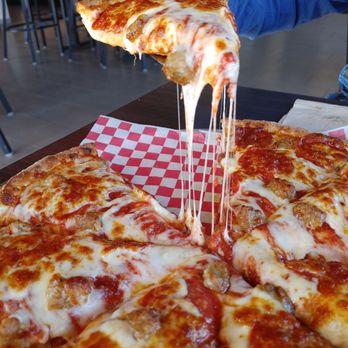 Pizza Twist - Pizza Near Me - Fishers, Indiana