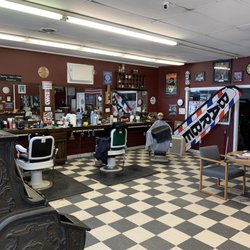 Fouc 's Barber shop - Nice old fashioned barber shop.