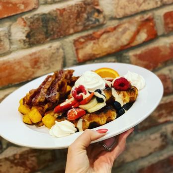 Five Bridges - Five Bridges serves breakfast every Saturday and Sunday from 8am-12pm. We always have a unique special to accompany our main breakfast menu. - Sports Bars Near Me - Riverview, New Brunswick
