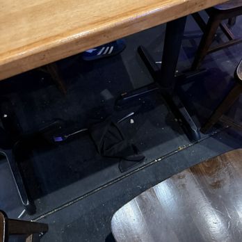 Texas Roadhouse - Dirty table uncleaned - American Near Me - Corona, California Texas Roadhouse - Dirty table uncleaned - American Near Me - Corona, California