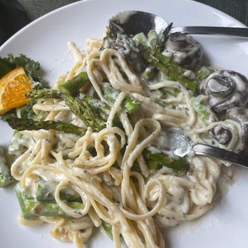 Gaskins Cabin Steakhouse - This was a mushroom pasta with added asparagus - Steakhouses Near Me - Eureka Springs, Arkansas Gaskins Cabin Steakhouse - This was a mushroom pasta with added asparagus - Steakhouses Near Me - Eureka Springs, Arkansas