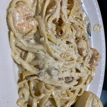 Raffaele's - Shrimp Alfredo - Italian Near Me - Kingsport, Tennessee Raffaele's - Shrimp Alfredo - Italian Near Me - Kingsport, Tennessee