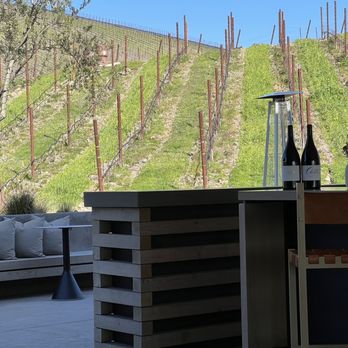 Booker Vineyard - Open concept in tasting room. - Wineries Near Me - Paso Robles, California Booker Vineyard - Open concept in tasting room. - Wineries Near Me - Paso Robles, California