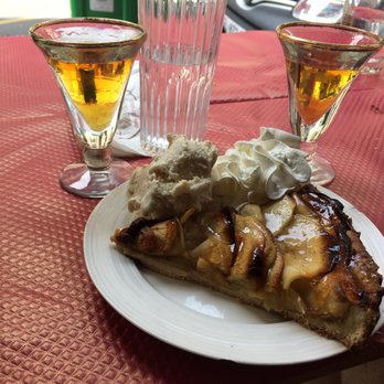 L'Assignat - Amazing apple tart with free liqueur - French Near Me - Paris, 75