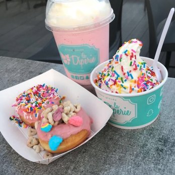 La Diperie - strawberry covered donuts with sprinkles and lucky charms cereal,vanilla with sprinkles and a strawberry milkshake - Ice Cream & Frozen Yogurt Near Me - Laval, Quebec