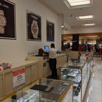Macy's - Zero service. - Department Stores Near Me - Daly City, California Macy's - Zero service. - Department Stores Near Me - Daly City, California