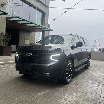 Deluxxe Transportation - Deluxxe Transportation arrived with a brand, new SUV smooth ride! - Airport Shuttles Near Me - Seattle, Washington