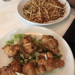 Lo mein and fried chicken Lo mein and fried chicken