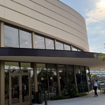 Gulfshore Playhouse - Outside - Performing Arts Near Me - Naples, Florida Gulfshore Playhouse - Outside - Performing Arts Near Me - Naples, Florida