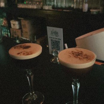 Brando's - Lincoln Park - Happy hour espresso martinis - Karaoke Near Me - Chicago, Illinois