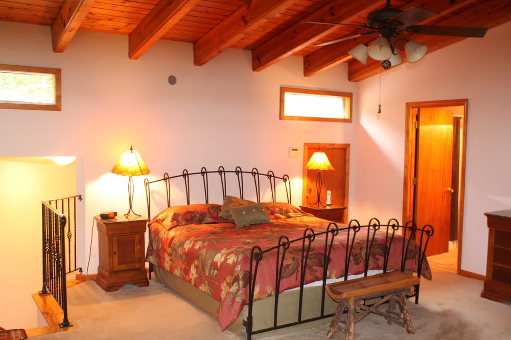 WILSON CREEK CABINS Updated August 2024 8205 NC90, Collettsville