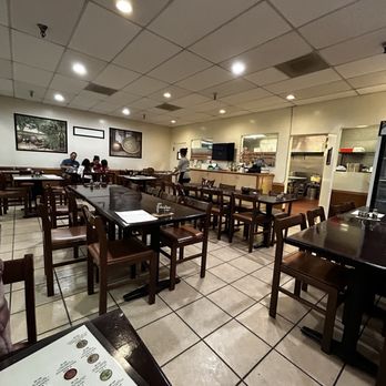Palbang Seolleongtang - Dining area- very clean. - Korean Near Me - Norwalk, California