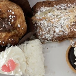 Nutella Croissant Muffin, Coconut Cream Cake, Almond Croissant, Chocolate Tart