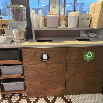 Doro Marketplace - Where to bring your dishes - Bakeries Near Me - Wethersfield, Connecticut