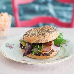 Tranches de Cake - Bagel Texas (pain de viande maison, sauce Dallas)