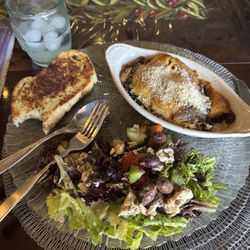 The Olive Tree - Mousaka House Specialty Platter vegetarian
