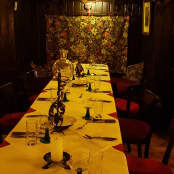 Piaristenkeller - Gastropubs Near Me - Vienna, 9