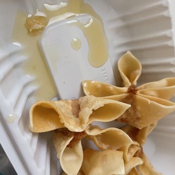 Ono Hawaiian BBQ - Crab Rangoon. No lettuce bed like in photo. No crunch. Too much oil. - Hawaiian Near Me - Sacramento, California Ono Hawaiian BBQ - Crab Rangoon. No lettuce bed like in photo. No crunch. Too much oil. - Hawaiian Near Me - Sacramento, California