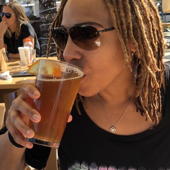 Buzzard's Roost Grill & Pub - Cold beer - Seafood Near Me - Key Largo, Florida