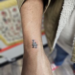 Finally happy with my tattoo...Thanks Andrew for making it look good. Finally happy with my tattoo...Thanks Andrew for making it look good.