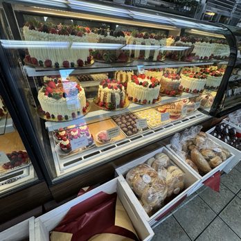 Bread Basket Cake Company - Cakes (Chocolate and Vanilla choices) - Delis Near Me - Camarillo, California