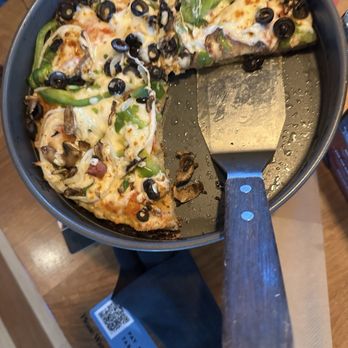 BJ's Restaurant & Brewhouse - Vegetarian Pizza - New American Near Me - West Palm Beach, Florida