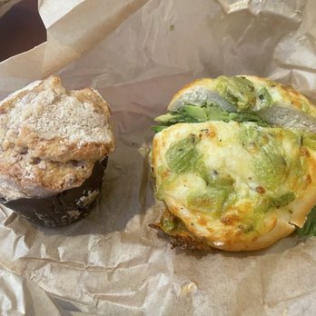 Einstein Bros. Bagels - Cinnamon Chip Muffin Avacado Garden Avocado Egg Sandwich - Bagels Near Me - Torrance, California Einstein Bros. Bagels - Cinnamon Chip Muffin Avacado Garden Avocado Egg Sandwich - Bagels Near Me - Torrance, California