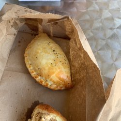 Casa Do Pão Express - Croxinha and Empanada